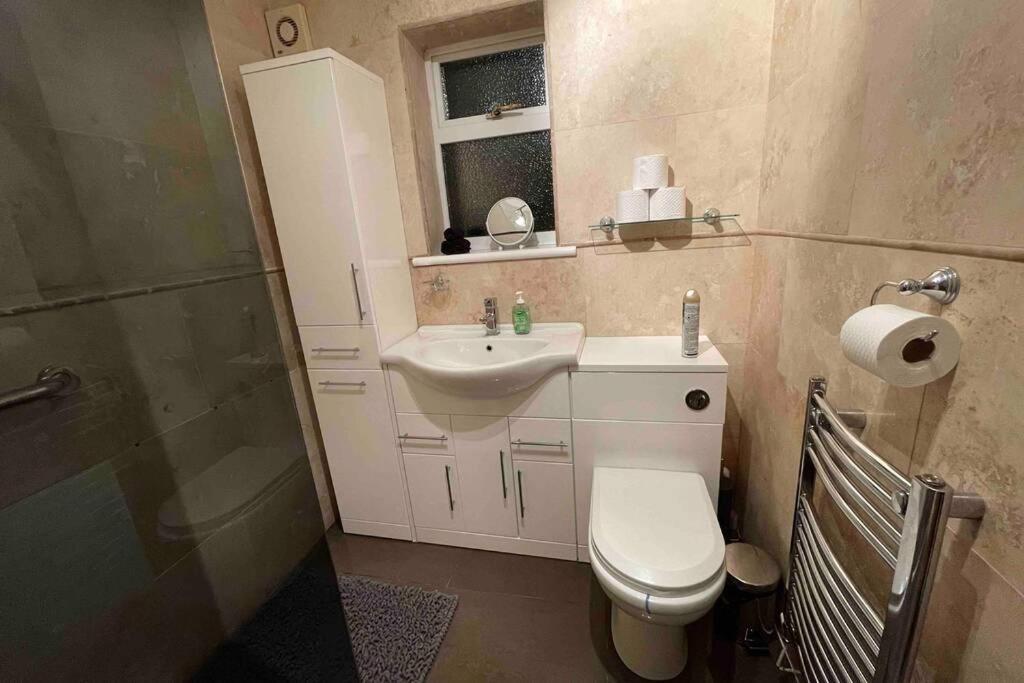 Detached Bungalow II Big Garden II Pet Friendly Villa Hednesford Bagian luar foto