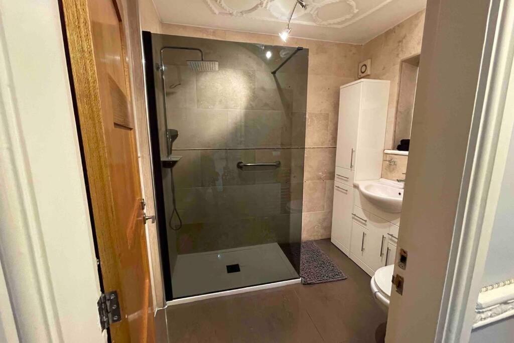 Detached Bungalow II Big Garden II Pet Friendly Villa Hednesford Bagian luar foto